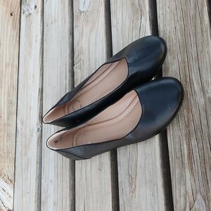 Black Rouded Almond Toe Basic Flat Slip On Business Shoes Size 8.5 Womens